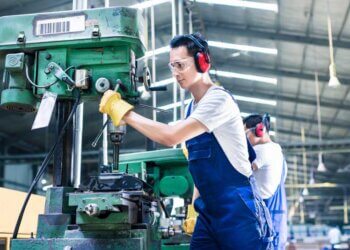 Jobless Claims Rise but Layoffs Remain Low Amid Trade Turmoil