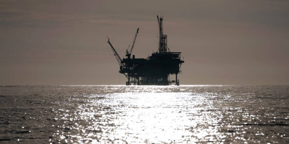 Oil Jumps 6% as Markets Rattle Over Iran Tensions