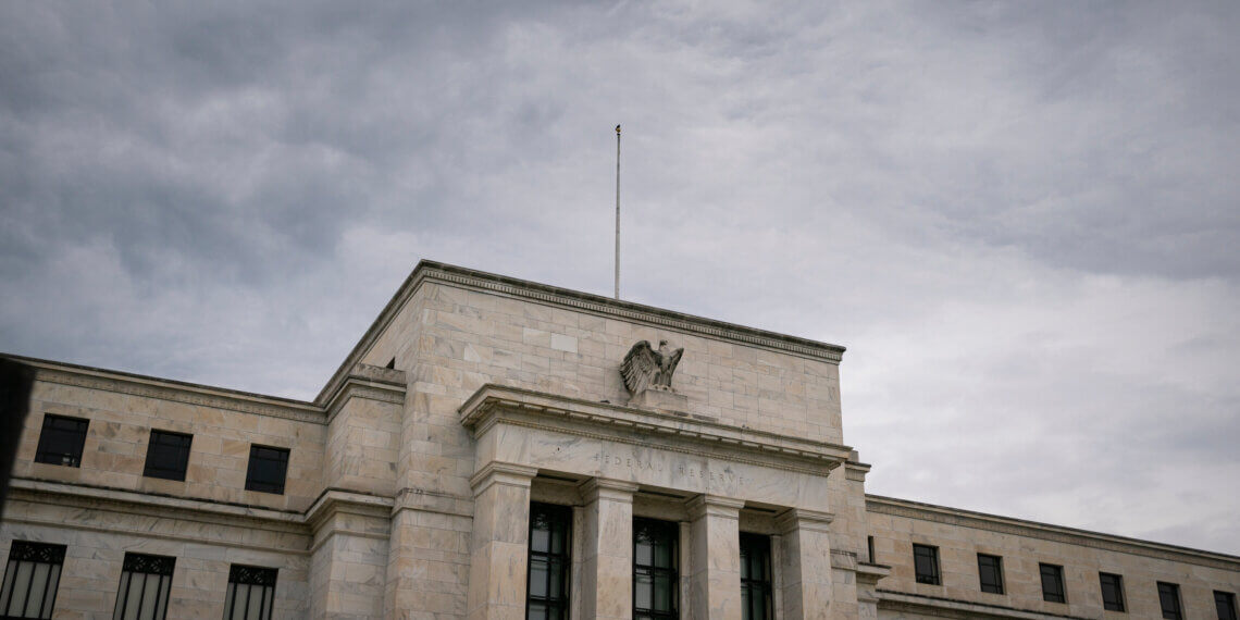 Fed Faces Crosscurrents as Economy Holds, Risks Mount