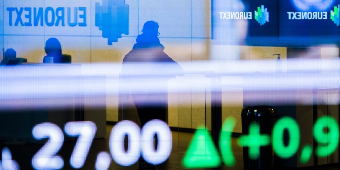 European Stocks Edge Higher Amid Trade Tensions