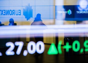 European Stocks Edge Higher Amid Trade Tensions