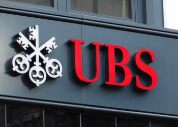 UBS Shares Plunge 7% as Capital Rule Risks Weigh
