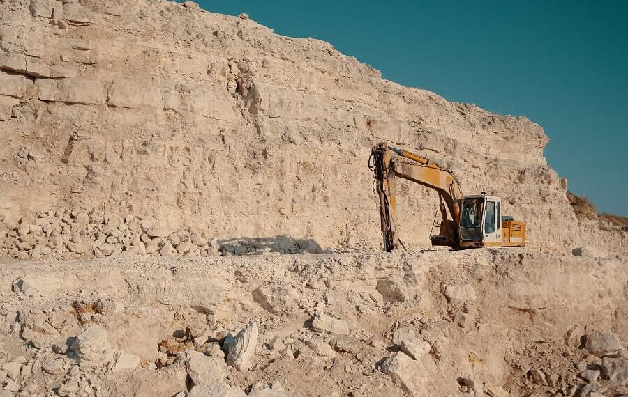 Rare-Earth Magnet Shortage Panics Auto Industry