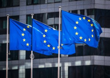 US Equity Funds Face Outflows, Europe Sees Inflows