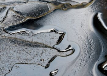 Wall Street Rebounds as Oil Retreats, Tensions Appear Contained