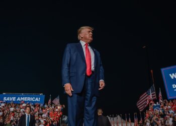 154,000 Federal Workers Take Trump Buyout Offer