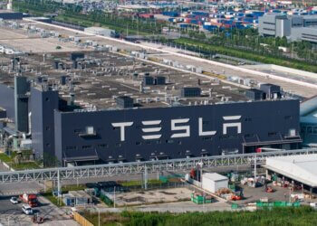 Tesla Sets Shareholder Meeting Amid Mounting Investor Pressure